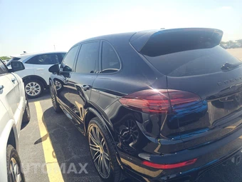 2016 Porsche Cayenne GTS – miniatura 6