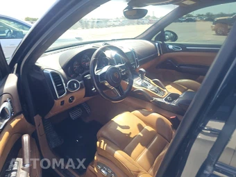 2016 Porsche Cayenne GTS – miniatura 7