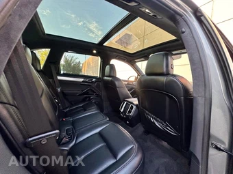 2016 Porsche Cayenne GTS - miniatura 13