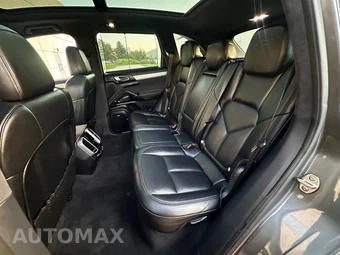 2016 Porsche Cayenne GTS - miniatura 14
