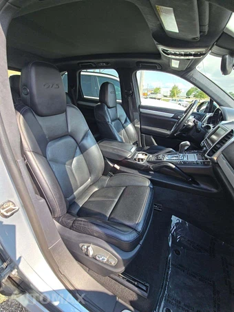 2016 Porsche Cayenne GTS – miniatura 18
