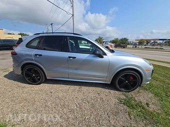 2016 Porsche Cayenne GTS – miniatura 4