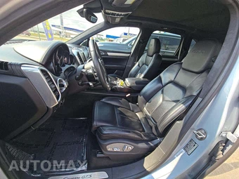 2016 Porsche Cayenne GTS – miniatura 6