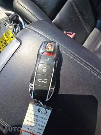 2016 Porsche Cayenne GTS – miniatura 8