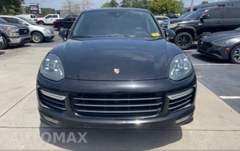 2016 Porsche Cayenne GTS - miniatura 2