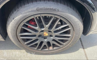 2016 Porsche Cayenne GTS - miniatura 29