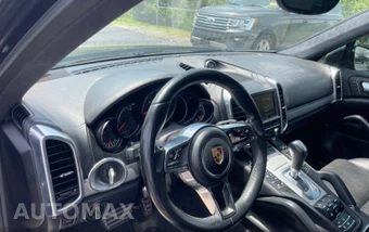 2016 Porsche Cayenne GTS - miniatura 9