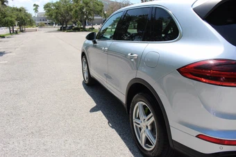 2016 Porsche Cayenne S E-Hybrid – miniatura 11