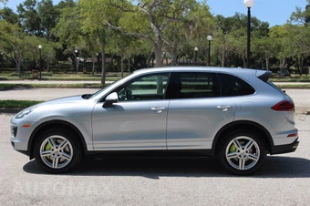 2016 Porsche Cayenne S E-Hybrid – miniatura 3