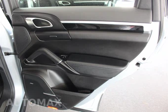2016 Porsche Cayenne S E-Hybrid – miniatura 32