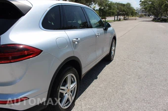 2016 Porsche Cayenne S E-Hybrid – miniatura 9