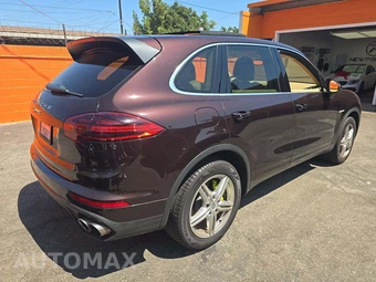 2016 Porsche Cayenne S E-Hybrid – miniatura 3