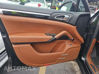 2016 Porsche Cayenne S E-Hybrid - miniatura 9