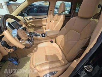 2016 Porsche Cayenne S – miniatura 6