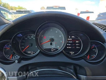 2016 Porsche Cayenne S – miniatura 12
