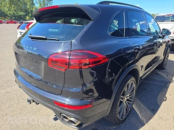 2016 Porsche Cayenne S – miniatura 4