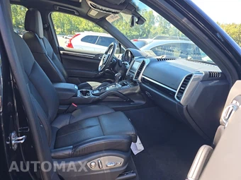 2016 Porsche Cayenne S – miniatura 8