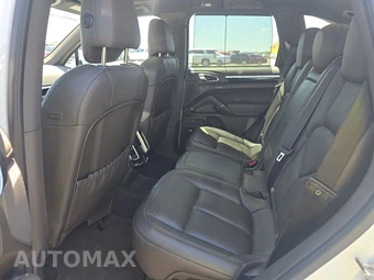 2016 Porsche Cayenne S – miniatura 19