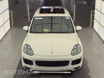 2016 Porsche Cayenne S – miniatura 2