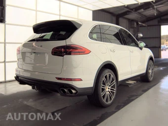 2016 Porsche Cayenne S – miniatura 5