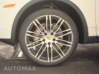 2016 Porsche Cayenne S – miniatura 9