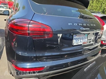 2016 Porsche Cayenne – miniatura 5