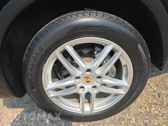 2016 Porsche Cayenne – miniatura 10