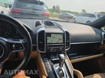 2016 Porsche Cayenne – miniatura 14