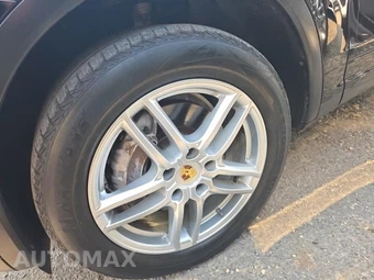 2016 Porsche Cayenne – miniatura 8