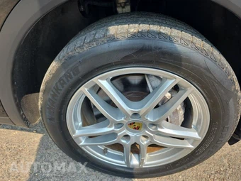 2016 Porsche Cayenne – miniatura 9