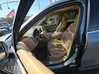 2016 Porsche Cayenne – miniatura 6