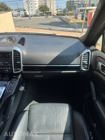 2016 Porsche Cayenne - miniatura 14
