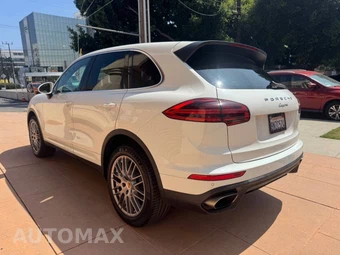 2016 Porsche Cayenne - miniatura 3