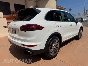 2016 Porsche Cayenne - miniatura 4