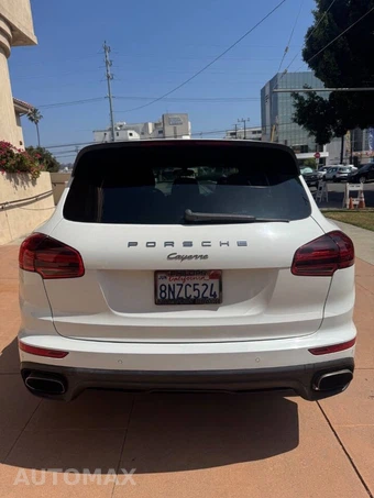2016 Porsche Cayenne - miniatura 6
