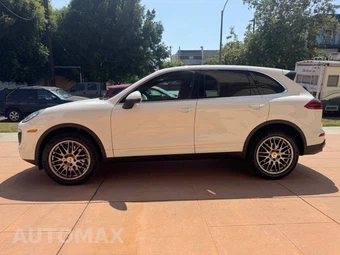 2016 Porsche Cayenne - miniatura 7