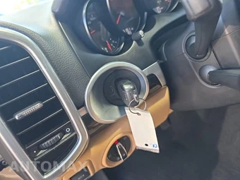 2016 Porsche Cayenne – miniatura 21