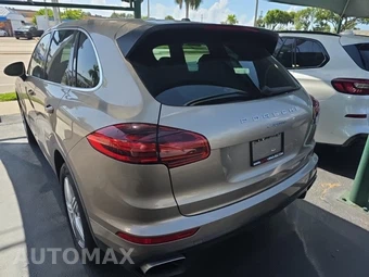 2016 Porsche Cayenne – miniatura 6