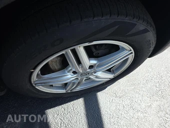 2016 Porsche Cayenne – miniatura 9
