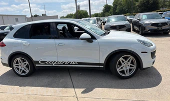 2016 Porsche Cayenne – miniatura 3