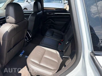 2016 Porsche Cayenne – miniatura 7