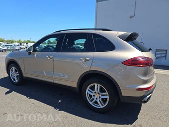 2016 Porsche Cayenne – miniatura 6