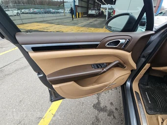 2016 Porsche Cayenne – miniatura 12