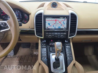 2016 Porsche Cayenne – miniatura 11