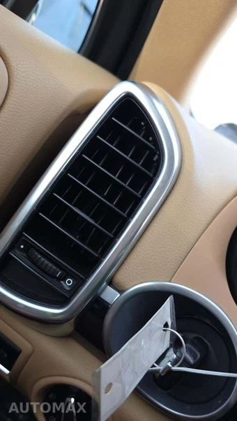 2016 Porsche Cayenne – miniatura 38