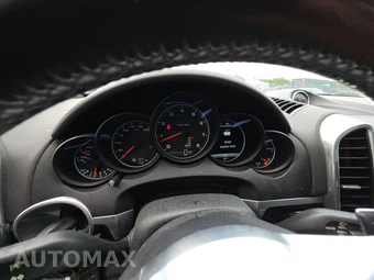 2016 Porsche Cayenne – miniatura 12