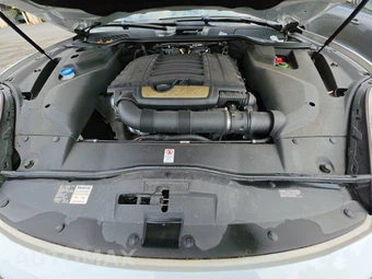 2016 Porsche Cayenne – miniatura 15