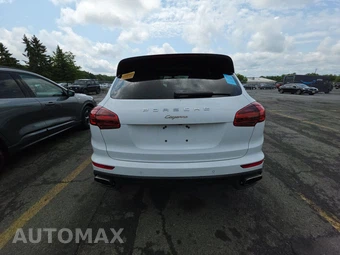 2016 Porsche Cayenne – miniatura 5