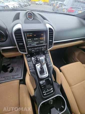 2016 Porsche Cayenne – miniatura 6
