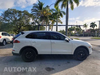 2016 Porsche Cayenne – miniatura 11